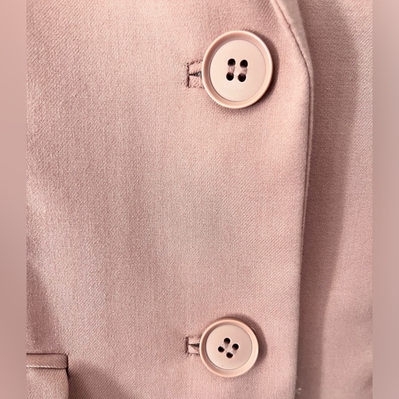 H&M | 4 | Fitted Blazer - Picture 4 of 15